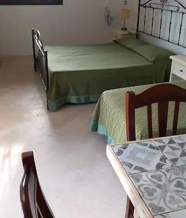 Confortevole Allogio Ad Otranto * מרטאנו